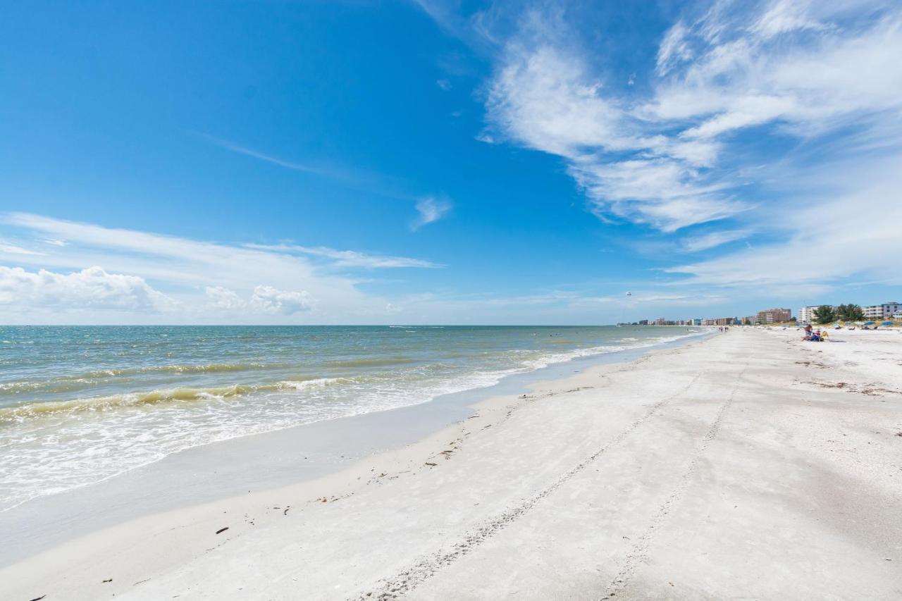 407 Beach Place Condos St. Pete Beach Bagian luar foto